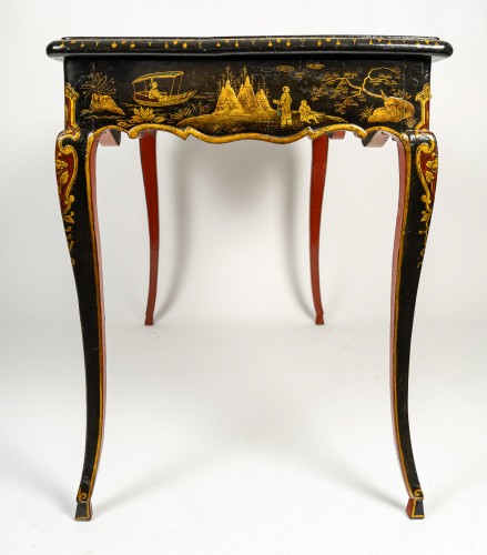 Antiquités - Louis XV Period Flat-Top Desk in Vernis Martin with Chinese Decors, c. 1760