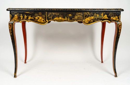 Antiquités - Louis XV Period Flat-Top Desk in Vernis Martin with Chinese Decors, c. 1760
