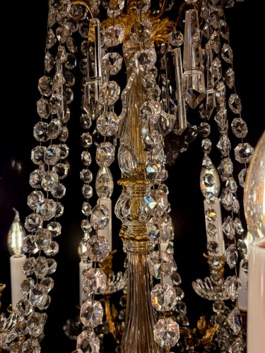 Baccarat- Eighteen Lights Chandelier in Chiseled and Gilded Bronze  - 