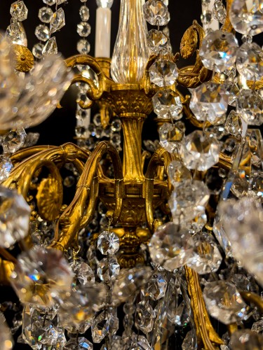 19th century - Baccarat- Eighteen Lights Chandelier in Chiseled and Gilded Bronze 