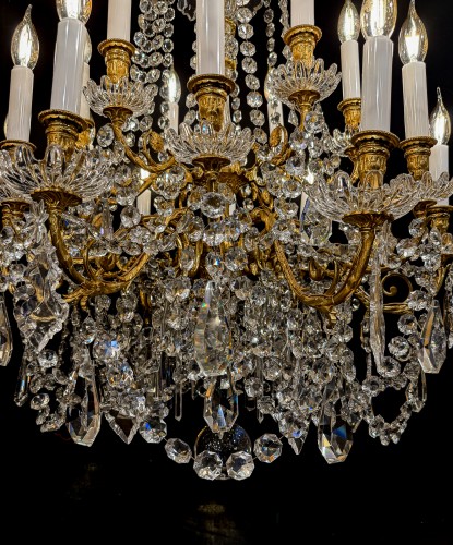 Antiquités - Baccarat- Eighteen Lights Chandelier in Chiseled and Gilded Bronze 