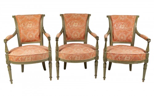 Série de trois fauteuils en hêtre laqué vert d’époque Directoire