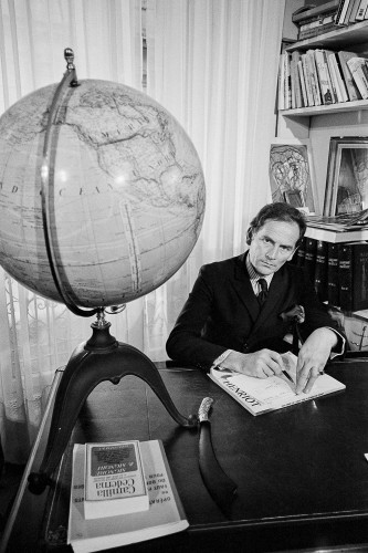 Pierre Cardin Bureau plat Black Lacquered with Gilt Bronze Decorati - 