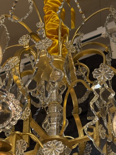 Luminaires Lustre - Important lustre Baccarat en bronze doré et décor de cristal