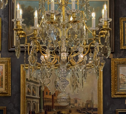  - Important lustre Baccarat en bronze doré et décor de cristal