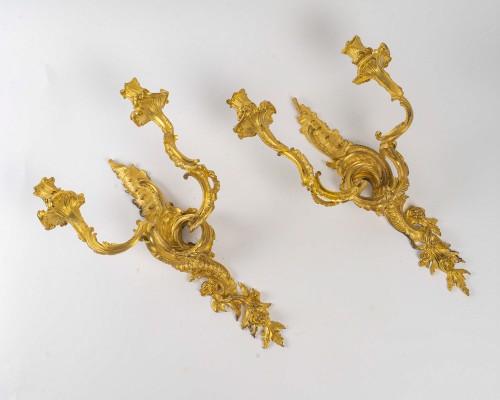 Jean-François Deniere (1774-1866) Paire d’appliques Louis XV en bronze ciselé et doré - Luminaires Style Louis XV