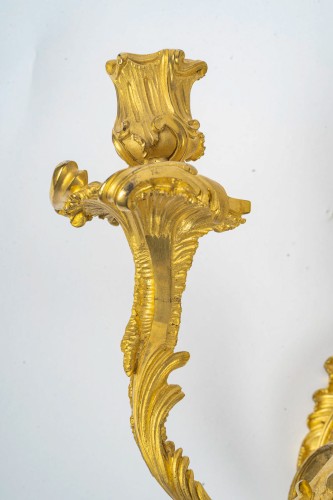 XIXe siècle - Jean-François Deniere (1774-1866) Paire d’appliques Louis XV en bronze ciselé et doré