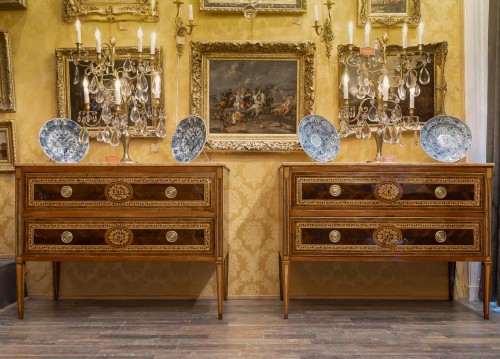 Pair of Italian Commodes Bearing the Effigy of Louis XVIII, Verona, c. 1795 - Furniture Style Directoire