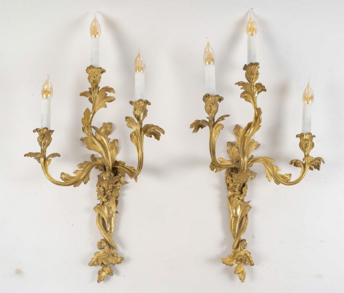 Paire de grandes appliques en bronze doré vers 1850 d’après Juste-Aurèle Meissonnier une  - Luminaires Style Napoléon III