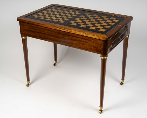 Table à jeux formant bureau en acajou et marqueterie de la fin du XVIIIe siècle - Mobilier Style Directoire