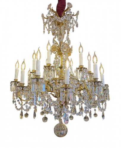 Lustre d’époque Napoléon III en bronze et cristal taillé signé par la Maison Baccarat