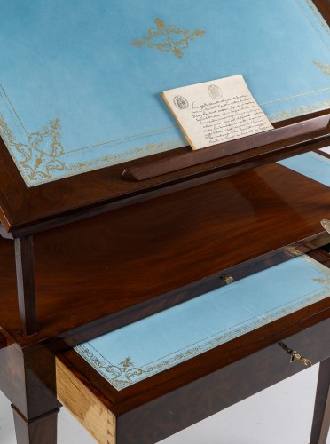 Table à la Tronchin en acajou et acajou de Cuba flammé, époque Directoire (1795-1799) - Directoire