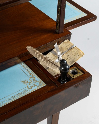 Antiquités - Table à la Tronchin en acajou et acajou de Cuba flammé, époque Directoire (1795-1799)