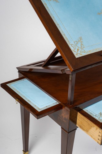 Antiquités - Table à la Tronchin en acajou et acajou de Cuba flammé, époque Directoire (1795-1799)
