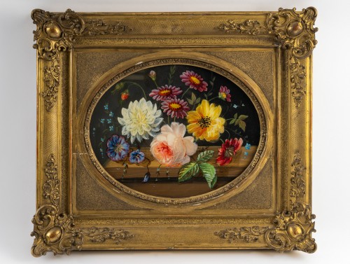 Objet de décoration  - Paire de fixés sous verre ovales à bouquets fleuris, cadres dorés, XIXe siècle