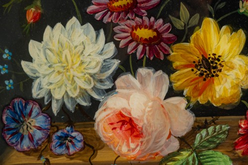 XIXe siècle - Paire de fixés sous verre ovales à bouquets fleuris, cadres dorés, XIXe siècle