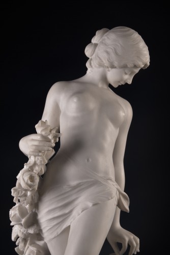 Antiquités - Jeune femme ne en albâtre italien de la fin du XIXe siècle