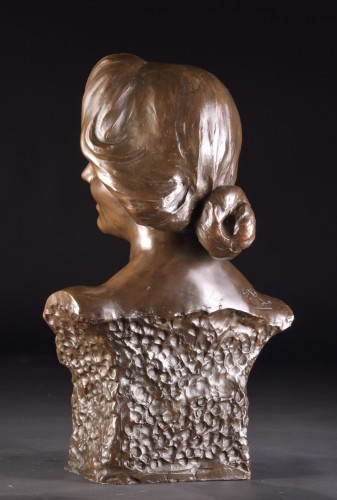 Buste féminin d'Arthur Puyt (1873-1955) - Mora Antiques