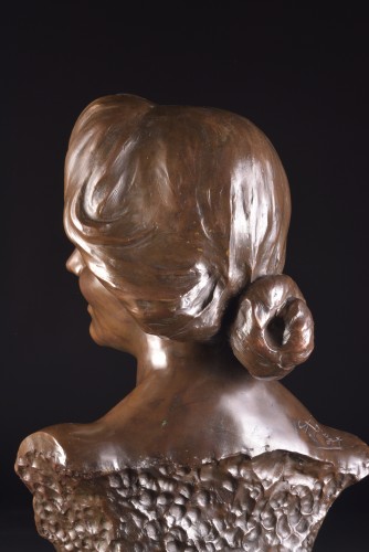 XXe siècle - Buste féminin d'Arthur Puyt (1873-1955)