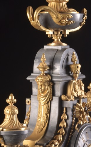 Horlogerie Pendule - Grande pendule de cheminée en bronze et marbre signée Charles Pickard 1912 Paris