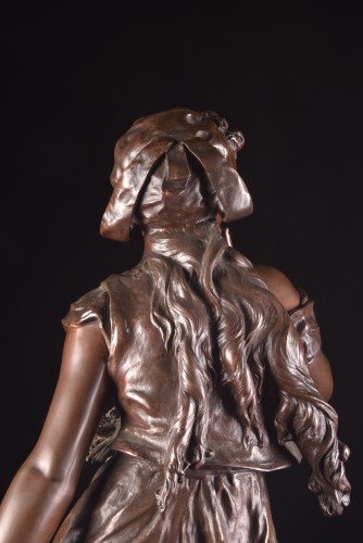 Antiquités - Auguste Moreau (1834-1917) - Jeune femme assise, sur socle tournant