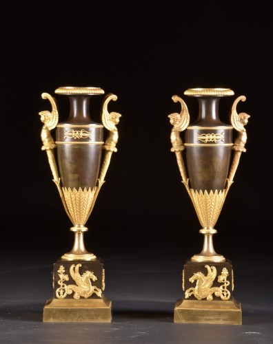 Antiquités - Paire de grands candélabres Empire à fonction de vases ou bougeoirs