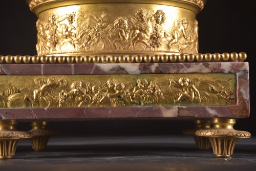 Antiquités - Grand ensemble trois pieces en bronze avec bacchantes