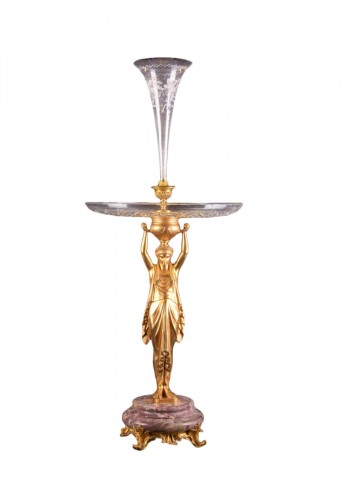 Extra ordinary bronze centerpiece with Caryathide, eind 19th century