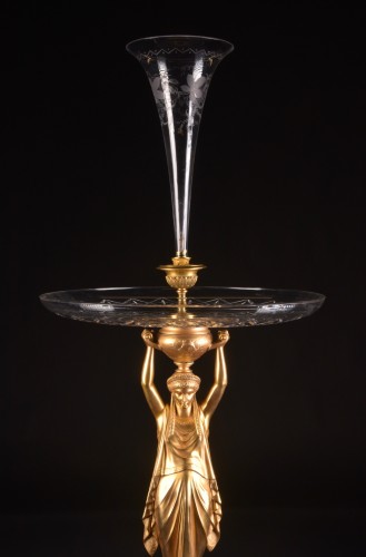 Objet de décoration Cassolettes, coupe et vase - Centre de table extra ordinaire en bronze au cariathide, XIXe siècle