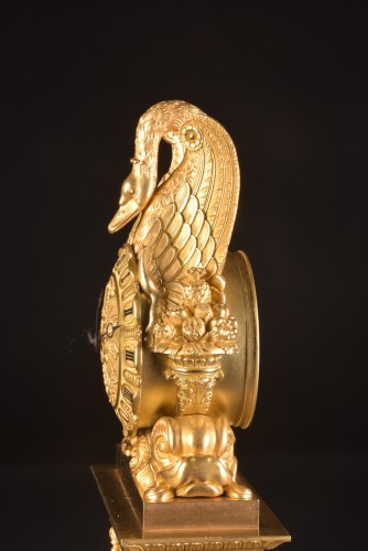 Antiquités - Early 19th Century Empire Ormolu Bronze Swan Table Clock