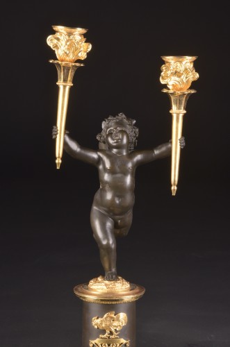 Luminaires Bougeoirs et Chandeliers - Ppaire de candélabres Empire en bronze doré et patiné