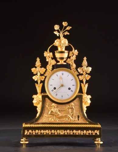 Pendule de cheminée Louis XVI en bronze doré - Horlogerie Style Louis XVI