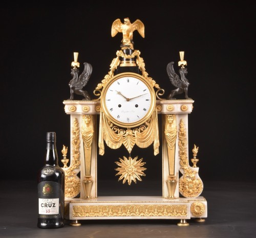 Pendule portique aux Cariatides et Sphinx - Horlogerie Style Empire