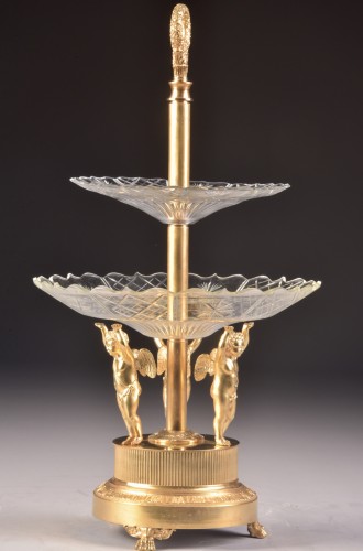 Centre de table Empire en bronze doré à décor de trois Amours - Empire