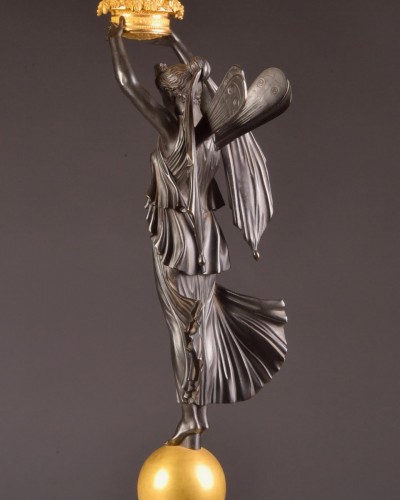 Antiquités - Grande paire de candélabres à six lumières attribué à Thomire (1751-1843)