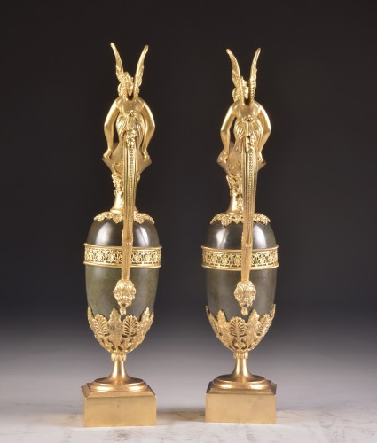 Large Pair of bronze Ewers, France, 19th Century - 