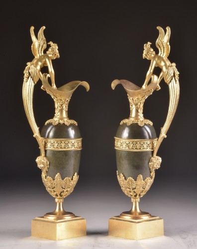 Grande paire d'aiguières en bronze début XIXe siècle - Empire