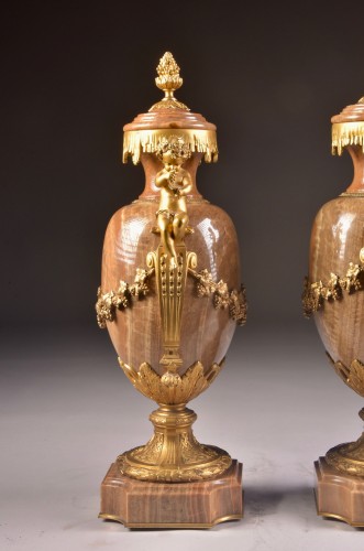 Napoléon III - Large Pair Of Onyx Cassolettes, With Gilt Bronze Ornaments. Height: 59 Cm