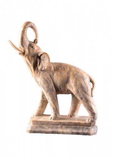 Gugliemo Pugi (1850-1915) , Grande sculpture en marbre d'un éléphant