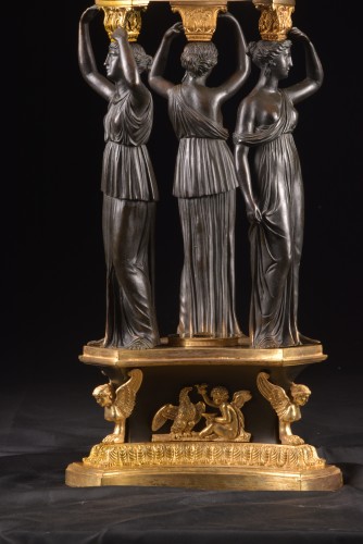 Grand centre de table à trois Cariatides - Mora Antiques