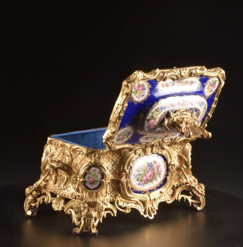 Objects of Vertu  - 19th-Century French Porcelain and Gilt Bronze jewelry casket