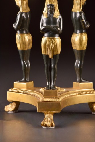 Paire de cassolettes aux figures égyptiennes – France,XIXe siècle - Mora Antiques