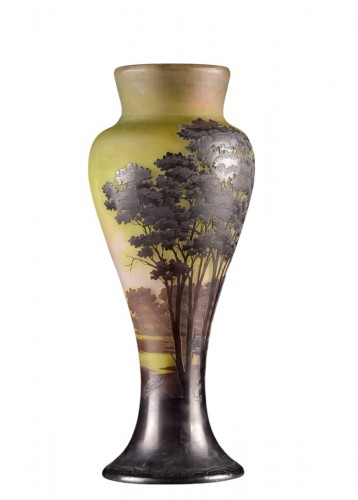 Art Nouveau vase by the renowned glass artist Emile Gallé (1846-1904)