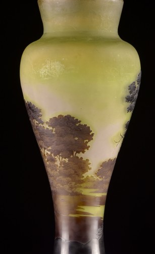 Art Nouveau vase by the renowned glass artist Emile Gallé (1846-1904) - Art nouveau