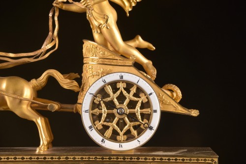 Pendule à char allégorique en bronze doré, époque Empire - Empire