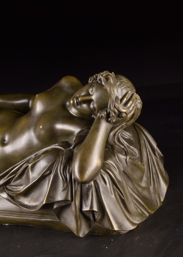 19th century - Reclining Woman – Bronze Sculpture 19th Century