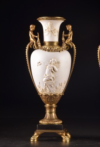 Pair Of Napoleon III Vases In Biscuit And Gilt Bronze - Decorative Objects Style Napoléon III
