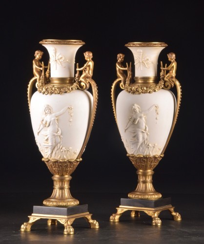 Pair Of Napoleon III Vases In Biscuit And Gilt Bronze - Napoléon III