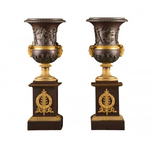 Pair Of Medici Vases In Patinated Bronze And Gilt Bronze