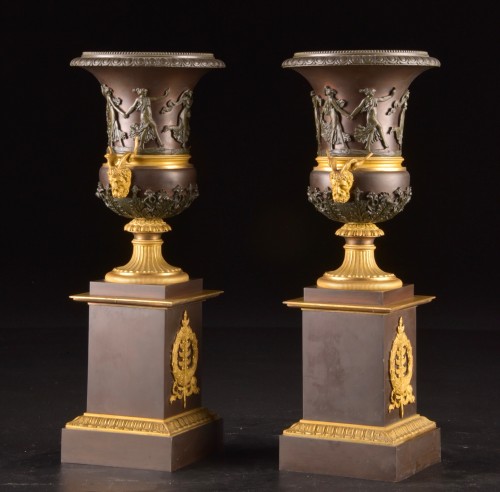 Pair Of Medici Vases In Patinated Bronze And Gilt Bronze - Restauration - Charles X